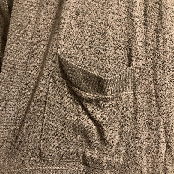 AE Cardigan - Picture 3 of 6